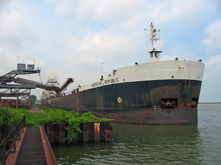 American Republic unloading
