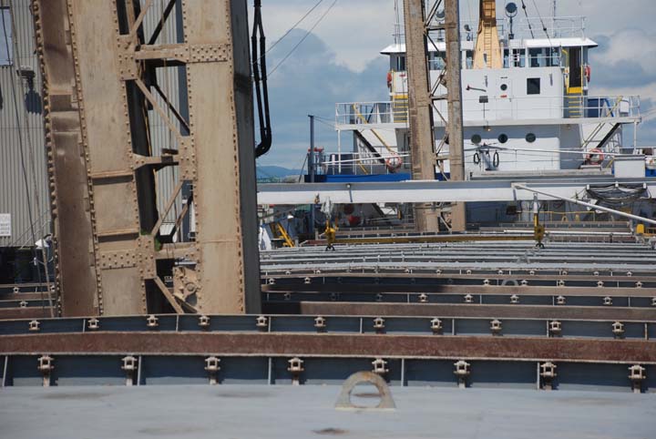 Unloading grain