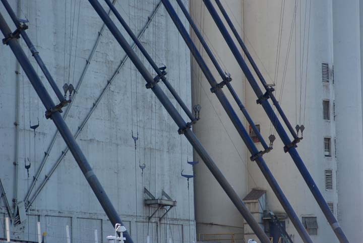 Loading spouts