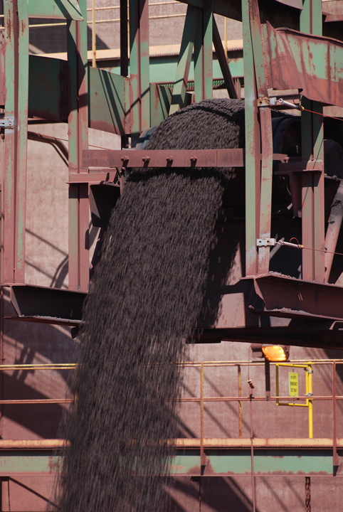 taconite being loaded