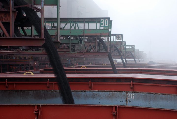 loading taconite pellets