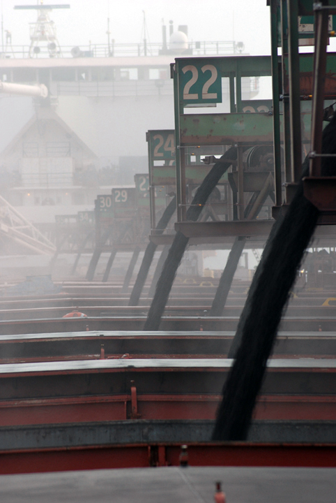 loading taconite