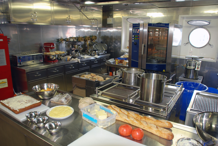 galley area Baie St. Paul