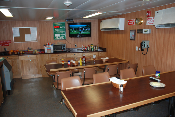 mess room on tug