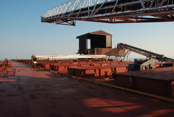 Lifting hatch covers