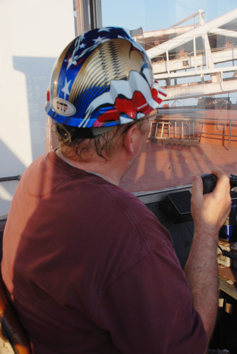 Wheelsman in unloading booth