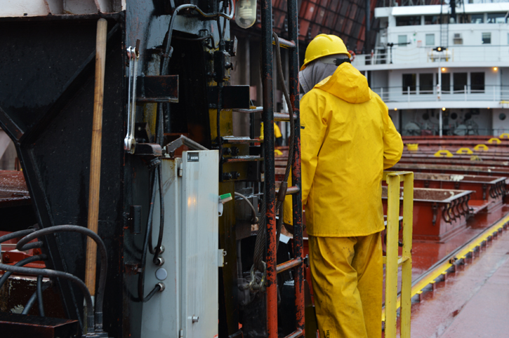 Deck crane
