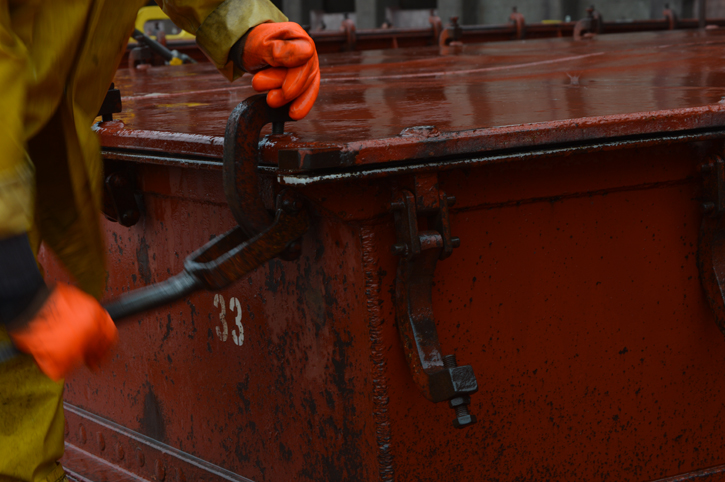 Setting hatch clamp