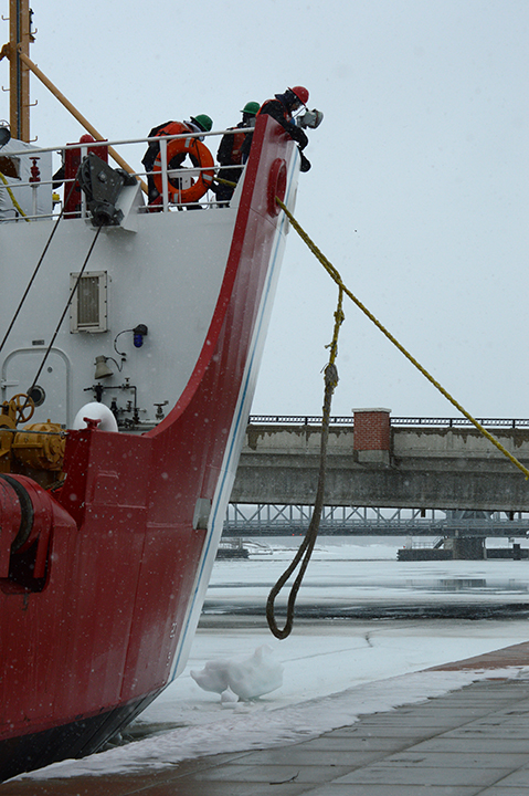 Mackinaw departing