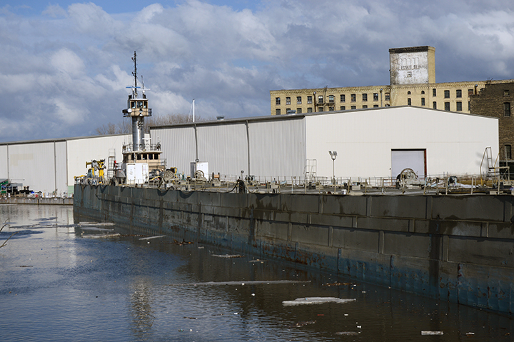 barge St. Marys Challenger