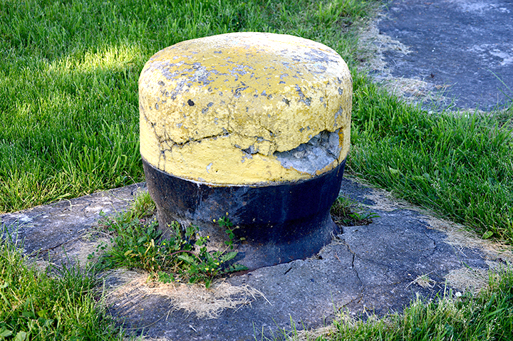 bollard
