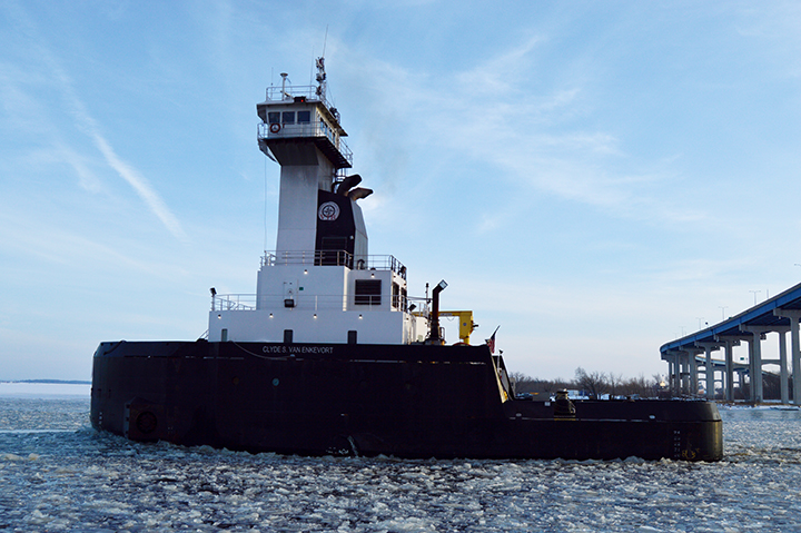 tug Clyde S. Van Enkevort